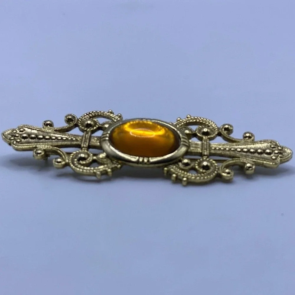 Vintage Victorian Gothic Gold Amber Glass Cabochon Filigree Ornate Brooch 3
